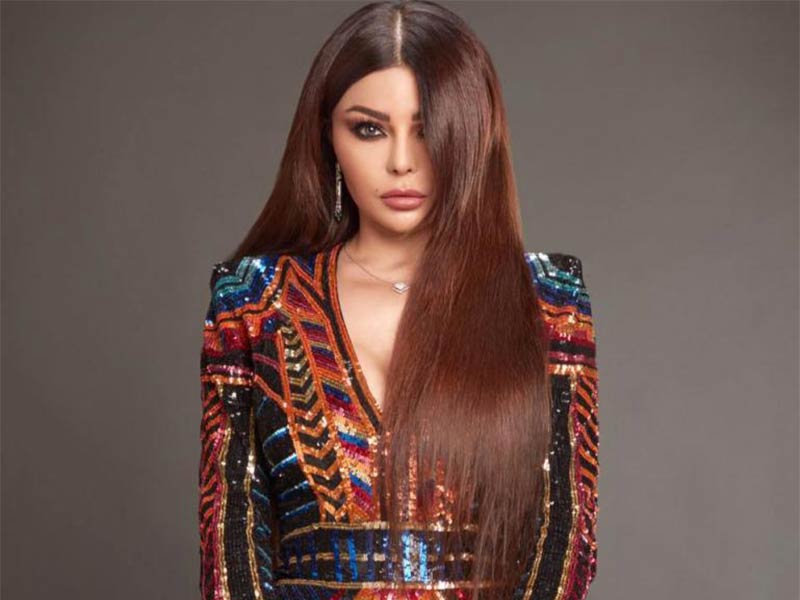 اضغط لمشاهدة الصور: انفصال حبيبين بسبب هيفا وهبي!